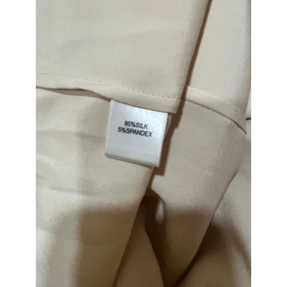St. John Silk Blend Ruffled Blouse Cream Size 8 - Picture 8 of 8
